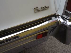 Immagine 29/50 di Cadillac DeVille Convertible (1969)