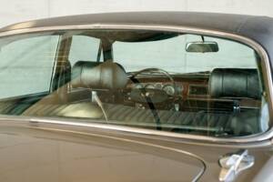 Bild 34/50 von Jaguar XJ 6 L 4.2 (1975)