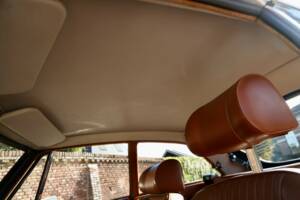 Immagine 6/50 di MG MGB GT (1971)