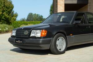 Bild 23/50 von Mercedes-Benz 300 E-24 (1989)
