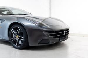 Image 38/47 of Ferrari FF (2015)