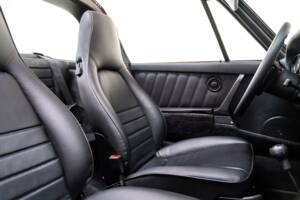 Image 15/31 of Porsche 911 Carrera 3.2 (1988)