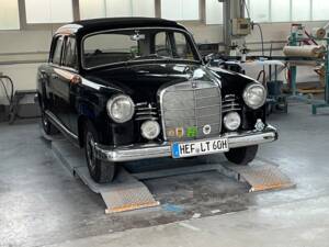 Image 2/18 of Mercedes-Benz 190 Db (1959)