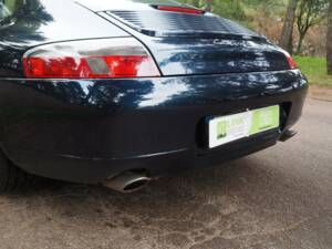 Image 21/43 of Porsche 911 Carrera (1999)