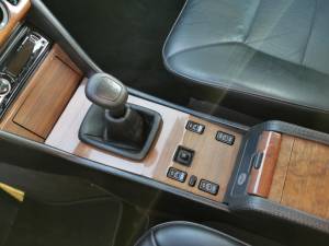 Image 13/36 of Mercedes-Benz 230 CE (1989)