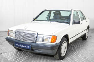 Image 17/50 de Mercedes-Benz 190 D (1985)