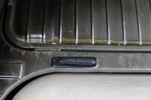 Image 18/43 of Porsche 911 Carrera 3.2 (1985)