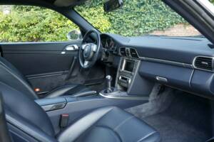Image 20/50 of Porsche 911 Carrera S (2004)
