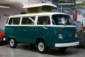 Bild 5/38 von Volkswagen T2b Camper (1974)