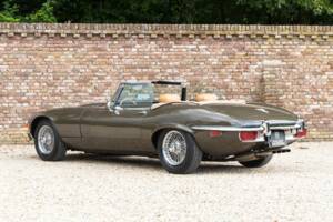 Image 2/50 de Jaguar Type E V12 (1973)