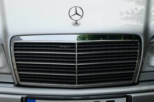Imagen 43/75 de Mercedes-Benz E 280 T (1994)