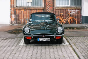 Image 18/63 of Jaguar E-Type (1969)