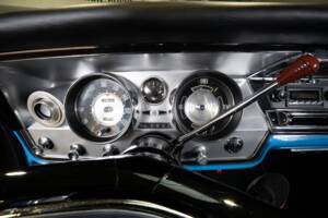 Image 19/22 of Buick Wildcat Sport Coupe (1964)