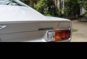 Image 15/32 of Aston Martin V8 Vantage X-Pack (1987)