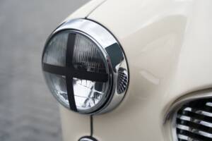 Image 33/50 of Austin-Healey 100&#x2F;6 (BN6) (1958)