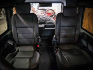 Bild 24/36 von Land Rover Defender 90 Works V8 &quot;70th Edition&quot; (2015)