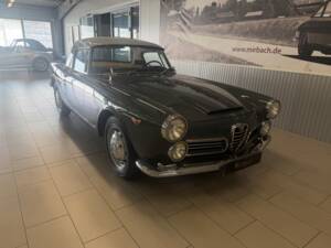 Image 4/16 of Alfa Romeo 2600 Spider (1963)