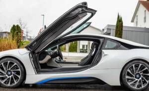 Image 9/12 of BMW i8 Coupé (2015)