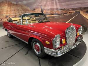 Image 22/40 of Mercedes-Benz 280 SE (1969)