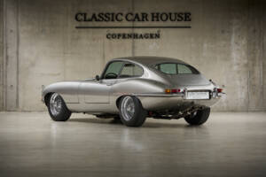 Image 3/99 of Jaguar E-Type 3.8 (1964)