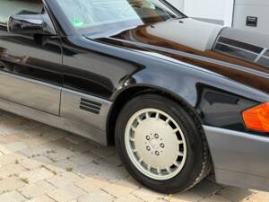 Image 3/38 de Mercedes-Benz 300 SL (1993)