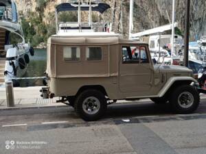 Image 3/6 of Toyota Land Cruiser FJ 43 (1975)