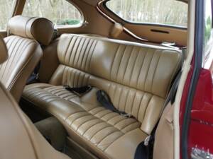 Image 14/19 of Jaguar Type E V12 (2+2) (1971)