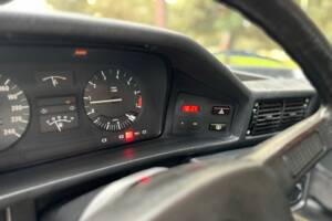 Bild 39/47 von BMW 528i (1986)