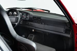Image 32/40 of Porsche 911 Carrera RS (1992)