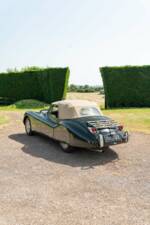 Image 11/50 of Jaguar XK 120 DHC (1954)