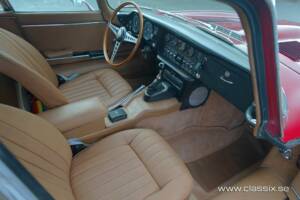Image 9/17 of Jaguar E-Type (1970)