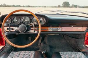 Image 38/59 of Porsche 911 2.0 (1966)