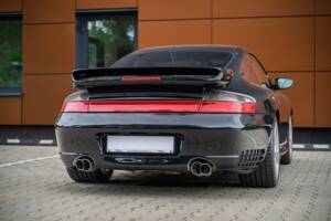 Image 8/63 of Porsche 911 Carrera 4S (2004)