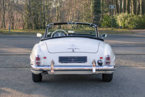 Image 10/42 of Mercedes-Benz 190 SL (1961)
