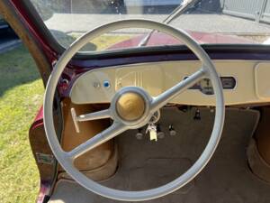 Immagine 2/8 di Renault 4 CV Décapotable (1951)
