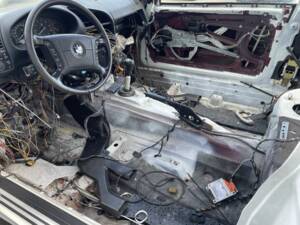 Image 2/8 de BMW 320i (1996)