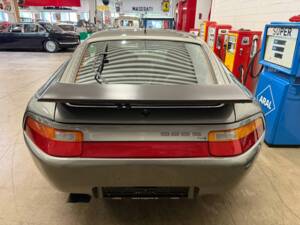 Image 16/19 of Porsche 928 S4 (1990)
