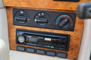 Bild 16/50 von MG RV8 (1995)