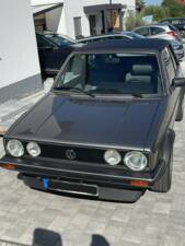 Bild 2/7 von Volkswagen Golf I Cabrio 1.8 (1987)