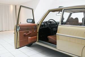 Imagen 4/12 de Mercedes-Benz 200 (1974)