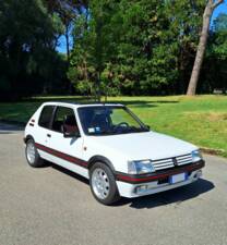 Imagen 7/14 de Peugeot 205 GTi 1.9 (1989)