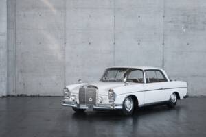 Afbeelding 3/50 van Mercedes-Benz 300 SE (1963)