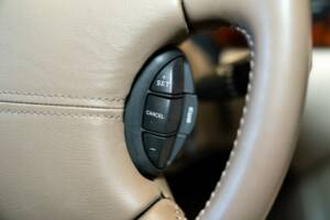 Bild 49/50 von Daimler Super V8 (1997)