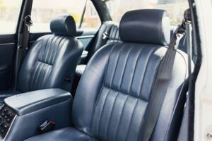 Image 42/50 of Jaguar XJ 6 4.2 (1982)