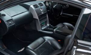 Image 4/50 de Aston Martin V12 Vanquish (2004)