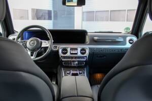 Image 18/32 of Mercedes-Benz G 500 (LWB) (2023)