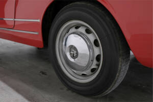 Image 6/21 of Alfa Romeo 2000 Spider (1960)