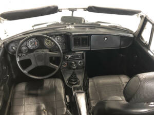 Immagine 17/26 di MG MGB (1977)