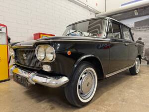 Image 2/17 de FIAT 1300 (1964)