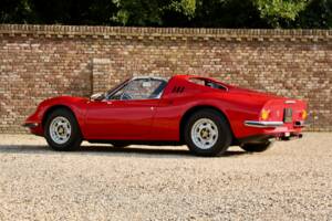Image 2/50 of Ferrari Dino 246 GTS (1974)